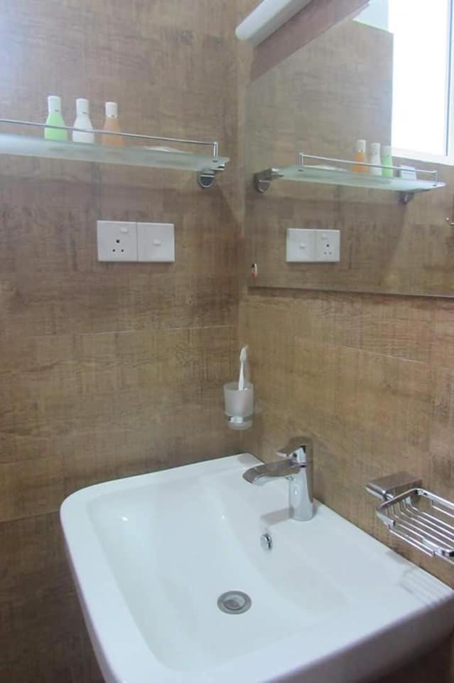 康提 瑞迪查丽旅游宾馆酒店 外观 照片